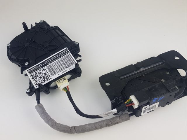 bontott BMW 5 F11 Csomagtérajtó Zárszerkezet