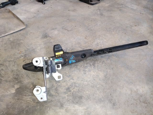 bontott BMW 5 F11 Csomagtérajtó Zárszerkezet