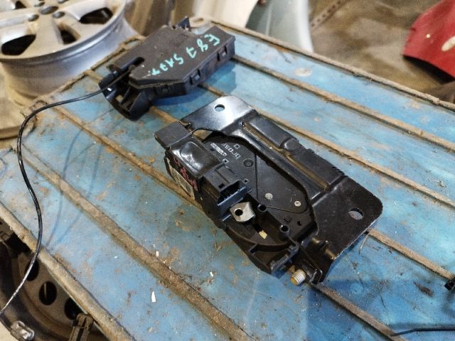 bontott BMW 5 F11 Csomagtérajtó Zárszerkezet