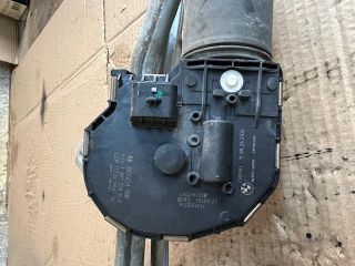 bontott BMW 5 F11 Első Ablaktörlő Motor