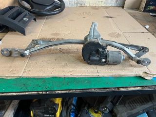 bontott BMW 5 F11 Első Ablaktörlő Szerkezet