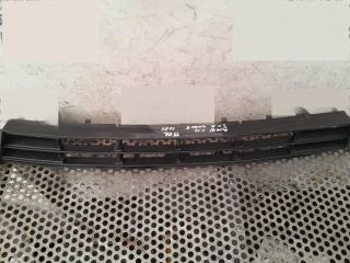 bontott BMW 5 F11 Első Lökhárító Alsó Középső Díszrács