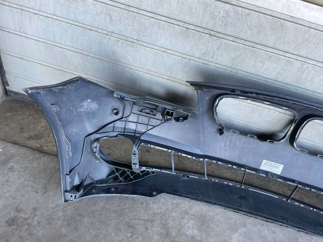 bontott BMW 5 F11 Első Lökhárító (Üresen)