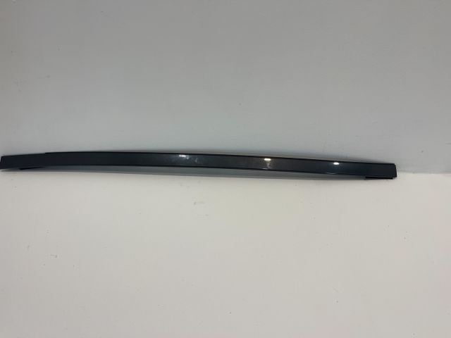 bontott BMW 5 F11 Első Szélvédő Jobb Díszléc