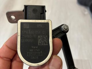 bontott BMW 5 F11 Első Xenon Szintszabályzó Jeladó