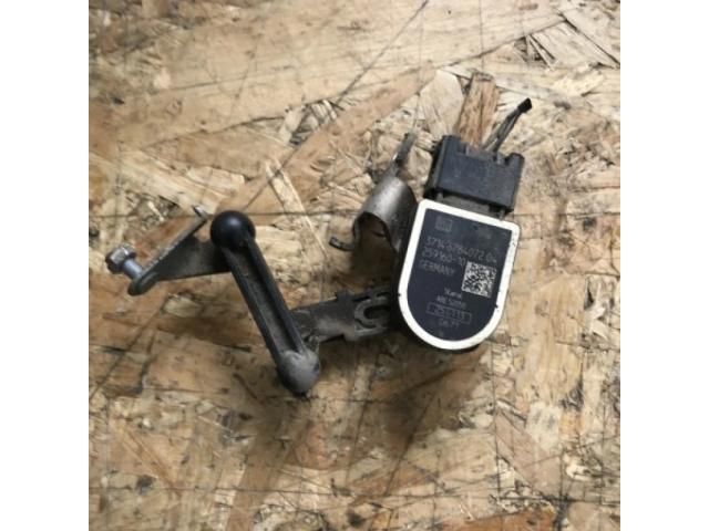 bontott BMW 5 F11 Első Xenon Szintszabályzó Jeladó