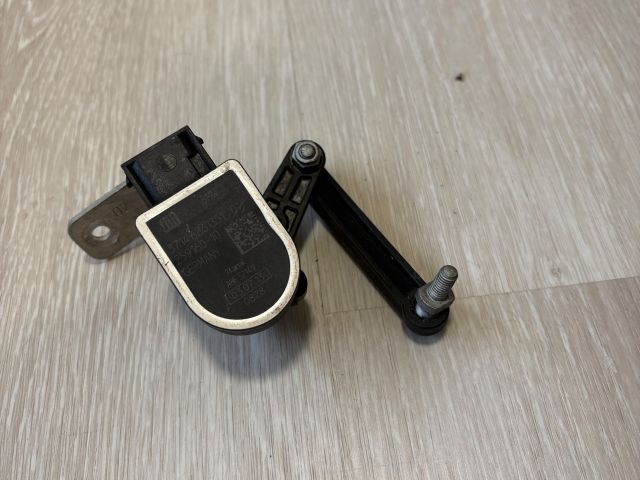 bontott BMW 5 F11 Első Xenon Szintszabályzó Jeladó