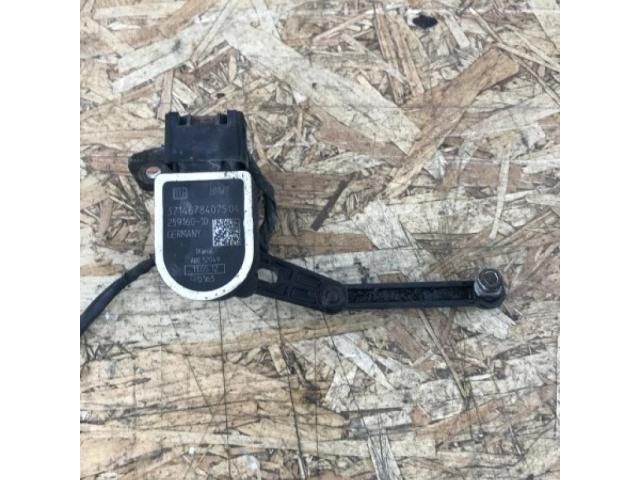 bontott BMW 5 F11 Első Xenon Szintszabályzó Jeladó