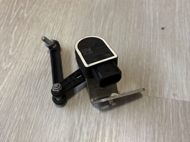 bontott BMW 5 F11 Első Xenon Szintszabályzó Jeladó