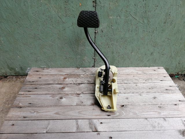 bontott BMW 5 F11 Fékpedál