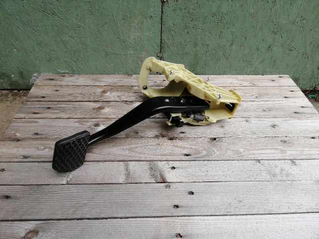 bontott BMW 5 F11 Fékpedál