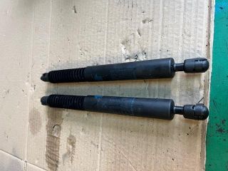 bontott BMW 5 F11 Gázrugós Kitámasztó Teleszkóp Csomagtérajtó Bal