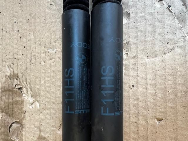 bontott BMW 5 F11 Gázrugós Kitámasztó Teleszkóp Csomagtérajtó Jobb