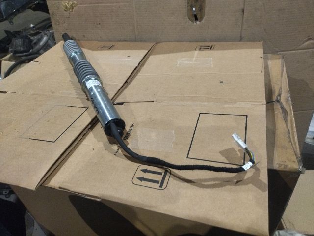 bontott BMW 5 F11 Gázrugós Kitámasztó Teleszkóp Csomagtérajtó (Pozíciófüggetlen)