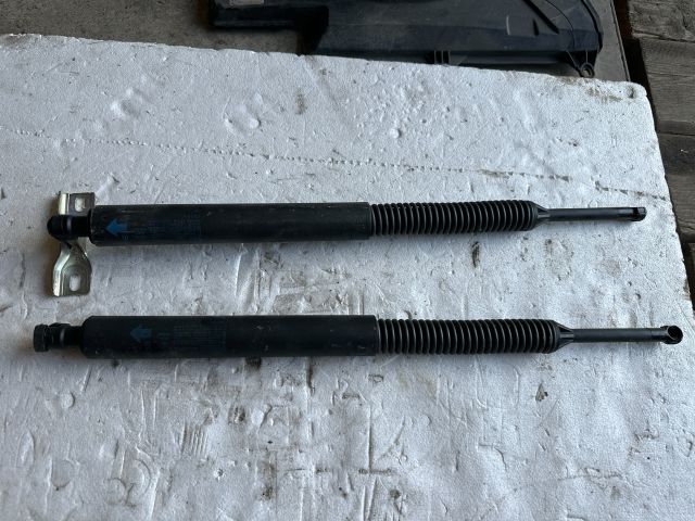 bontott BMW 5 F11 Gázrugós Kitámasztó Teleszkóp Pár Csomagtérajtó