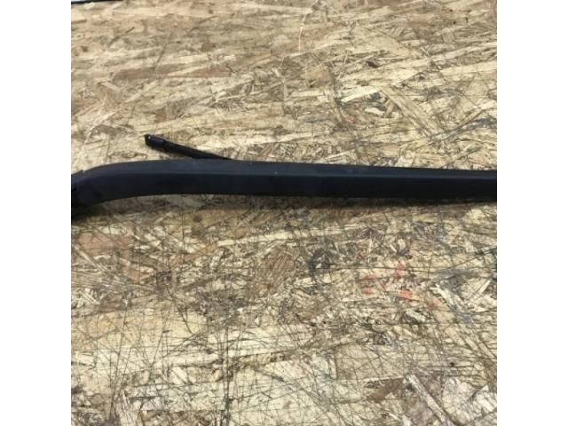 bontott BMW 5 F11 Hátsó Ablaktörlő Kar