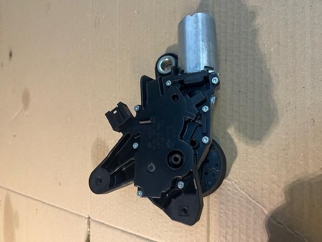 bontott BMW 5 F11 Hátsó Ablaktörlő Motor