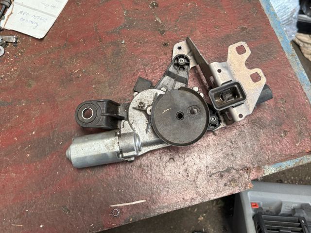 bontott BMW 5 F11 Hátsó Ablaktörlő Motor