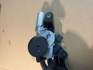 bontott BMW 5 F11 Hátsó Ablaktörlő Motor