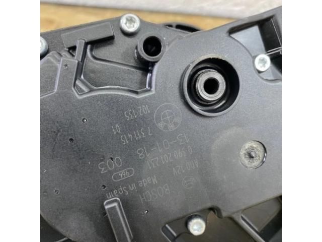 bontott BMW 5 F11 Hátsó Ablaktörlő Motor