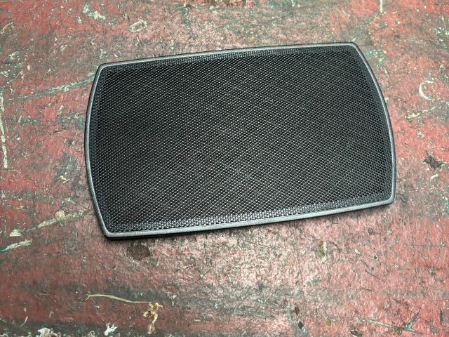 bontott BMW 5 F11 Hátsó Hangszóró Burkolat