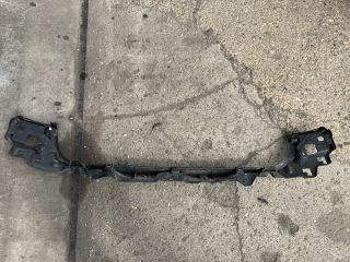 bontott BMW 5 F11 Hátsó középső Lökhárító Tartó (Műanyag)