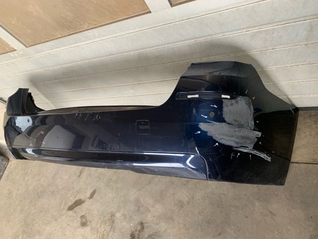 bontott BMW 5 F11 Hátsó Lökhárító (Üresen)