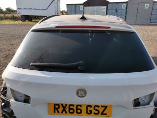 bontott BMW 5 F11 Hátsó Szélvédő