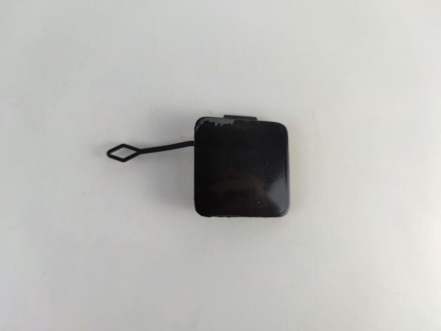 bontott BMW 5 F11 Hátsó Vonószem Burkolat