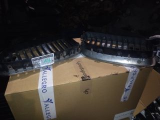 bontott BMW 5 F11 Hűtőrács