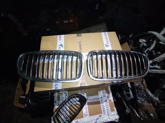 bontott BMW 5 F11 Hűtőrács