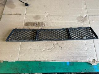 bontott BMW 5 F11 Hűtőrács