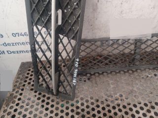 bontott BMW 5 F11 Hűtőrács