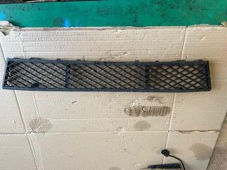 bontott BMW 5 F11 Hűtőrács