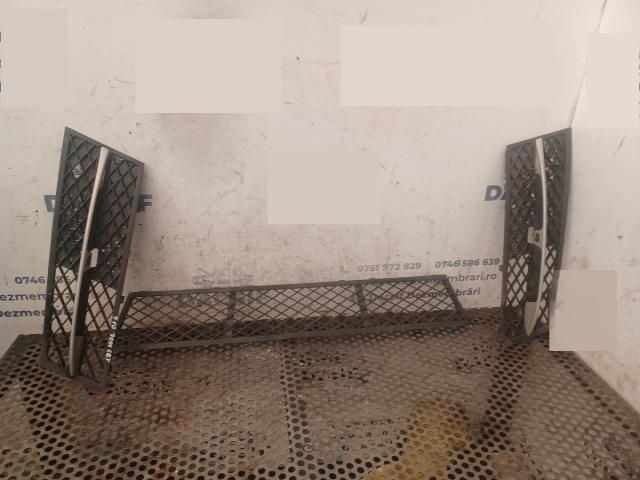 bontott BMW 5 F11 Hűtőrács