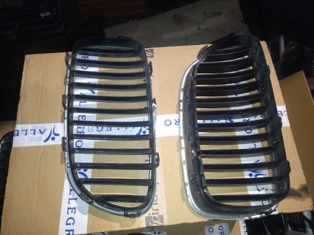 bontott BMW 5 F11 Hűtőrács