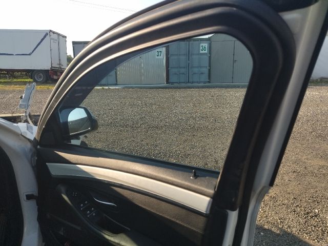 bontott BMW 5 F11 Jobb első Ablak