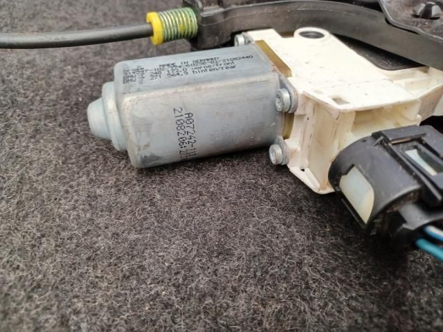 bontott BMW 5 F11 Jobb első Ablakemelő Szerkezet (Elektromos)