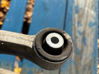 bontott BMW 5 F11 Jobb első Felső Lengőkar