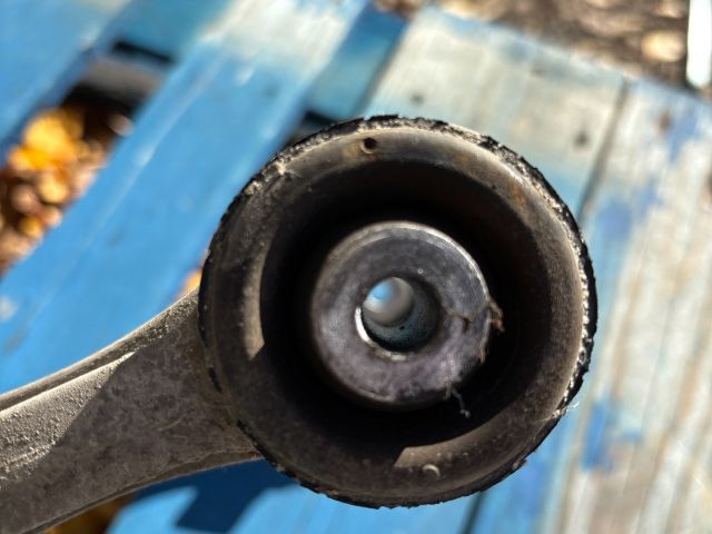 bontott BMW 5 F11 Jobb első Felső Lengőkar