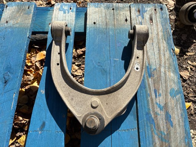 bontott BMW 5 F11 Jobb első Felső Lengőkar