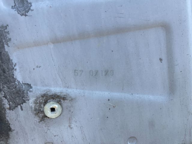 bontott BMW 5 F11 Jobb első Hossznyúlvány