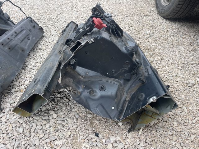 bontott BMW 5 F11 Jobb első Hossznyúlvány