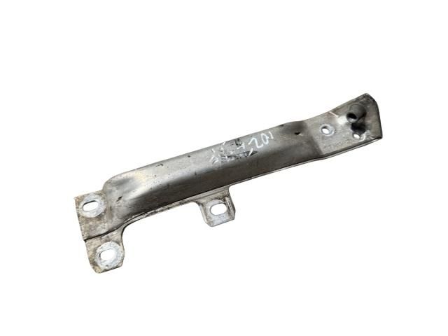 bontott BMW 5 F11 Jobb első Lökhárító Tartó (Műanyag)