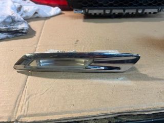 bontott BMW 5 F11 Jobb első Sárvédő Irányjelző