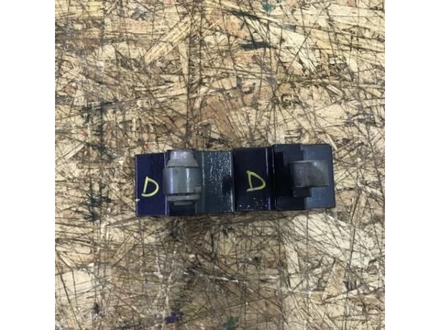 bontott BMW 5 F11 Jobb első Zsanér