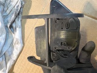 bontott BMW 5 F11 Jobb Fényszórómosó Fedél