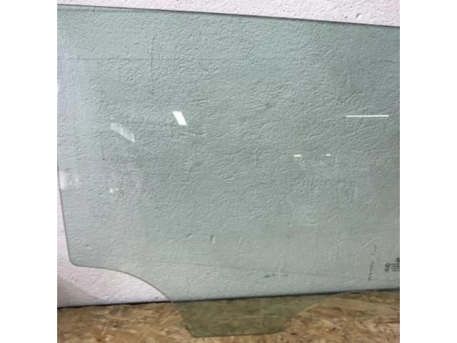 bontott BMW 5 F11 Jobb hátsó Ablak