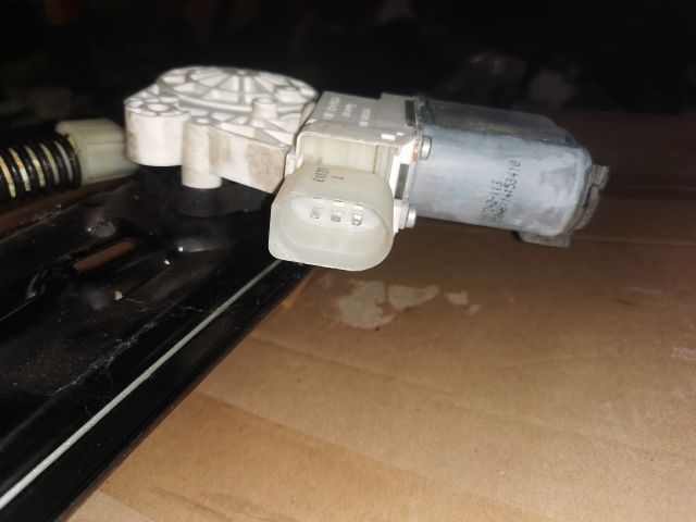 bontott BMW 5 F11 Jobb hátsó Ablakemelő Szerkezet (Elektromos)