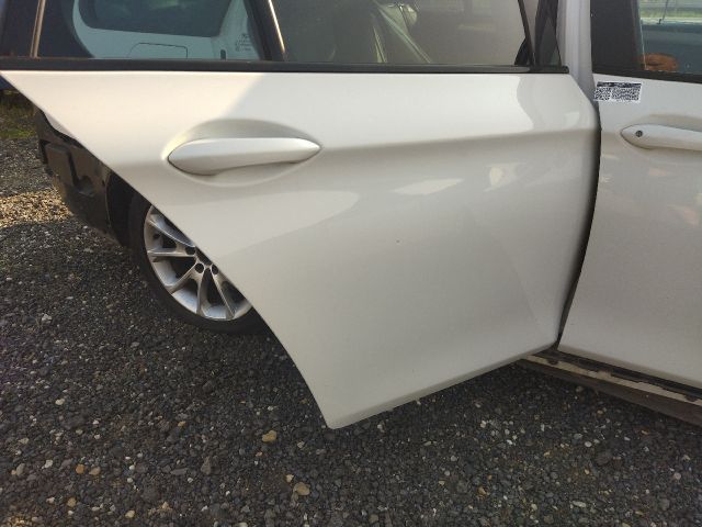 bontott BMW 5 F11 Jobb hátsó Ajtó (Üres lemez)